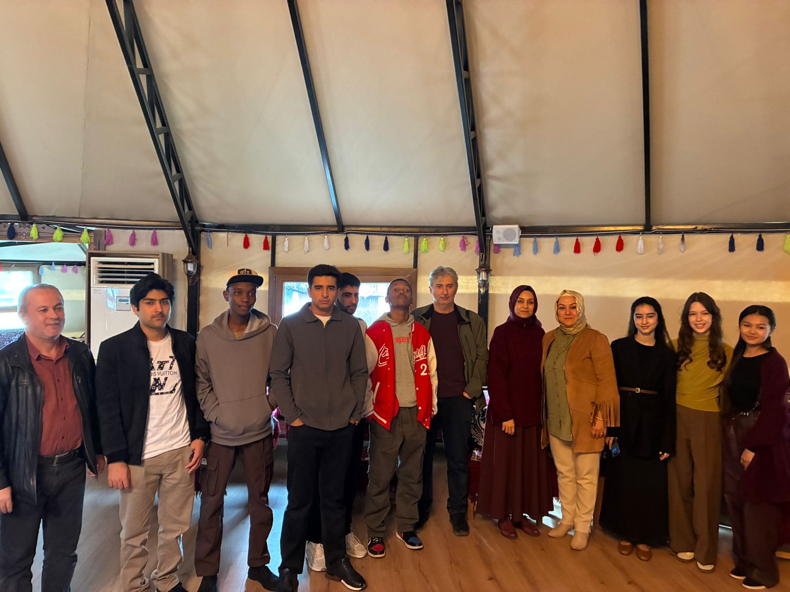 KSÜ TÖMER Öğrencileri, “Türkçemizin Gür Sesi Erdem Bayazıt” konulu şiir dinletisine konuk oldu. 